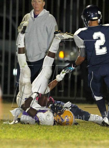 Thumbnail 2 in Lynwood vs. South East photogallery.