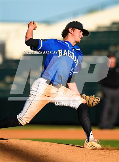 Thumbnail 2 in Mogollon vs Bagdad (AIA 1A State Final) photogallery.