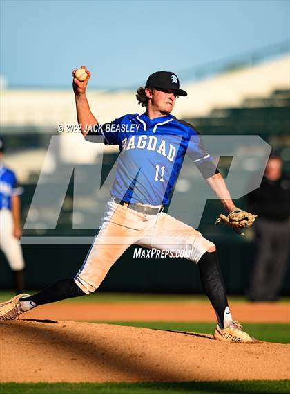 Thumbnail 1 in Mogollon vs Bagdad (AIA 1A State Final) photogallery.