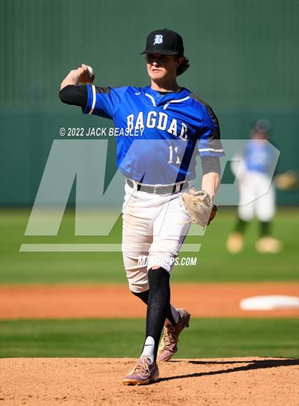 Thumbnail 2 in Mogollon vs Bagdad (AIA 1A State Final) photogallery.