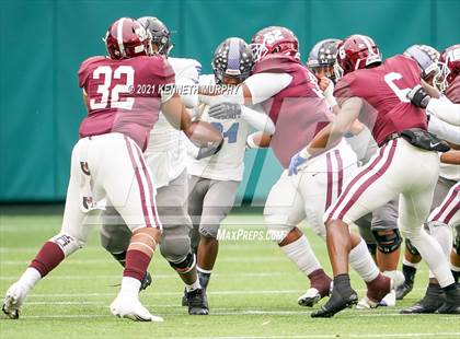 Thumbnail 1 in Red Oak vs Mansfield Summit (UIL 5A Division 1 Quarterfinal) photogallery.