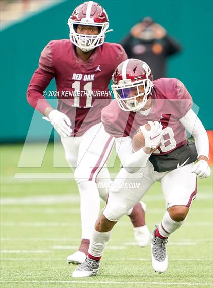 Thumbnail 3 in Red Oak vs Mansfield Summit (UIL 5A Division 1 Quarterfinal) photogallery.