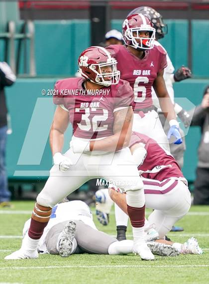 Thumbnail 2 in Red Oak vs Mansfield Summit (UIL 5A Division 1 Quarterfinal) photogallery.