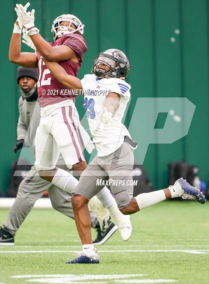 Thumbnail 2 in Red Oak vs Mansfield Summit (UIL 5A Division 1 Quarterfinal) photogallery.