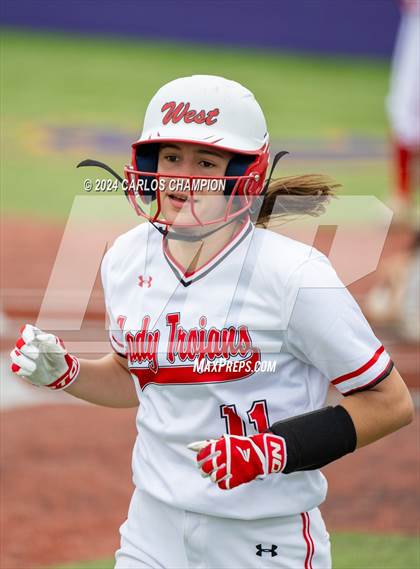 Thumbnail 3 in Weiss vs. West (Liberty Hill Round Robin) photogallery.