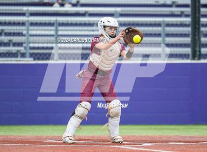 Thumbnail 3 in Weiss vs. West (Liberty Hill Round Robin) photogallery.