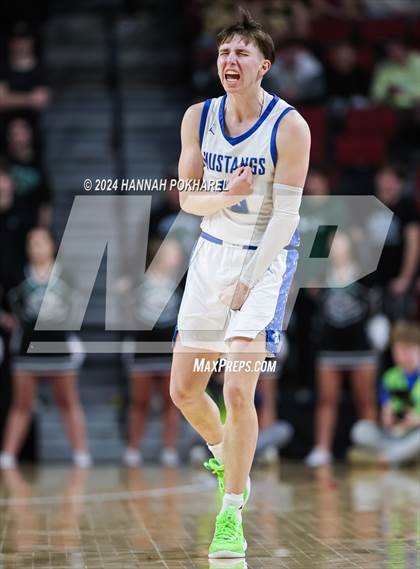 Thumbnail 2 in Millard North vs. Gretna (NSAA Class A Quarterfinal) photogallery.