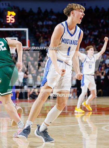 Thumbnail 3 in Millard North vs. Gretna (NSAA Class A Quarterfinal) photogallery.