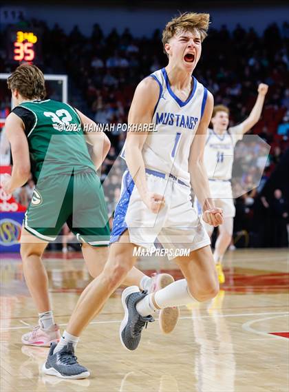 Thumbnail 2 in Millard North vs. Gretna (NSAA Class A Quarterfinal) photogallery.