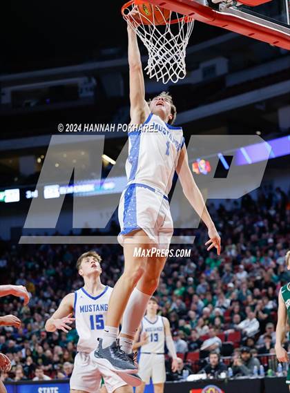 Thumbnail 2 in Millard North vs. Gretna (NSAA Class A Quarterfinal) photogallery.