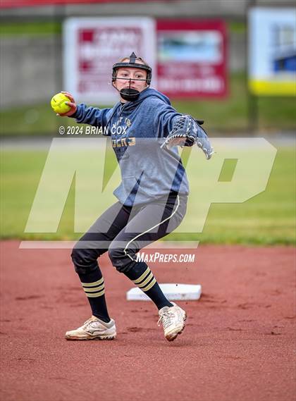 Thumbnail 3 in Elkins vs West Fork (AAA 3A-1 District Tournament) photogallery.