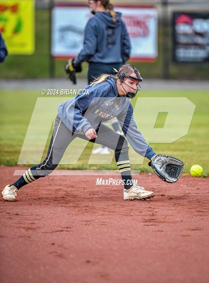 Thumbnail 3 in Elkins vs West Fork (AAA 3A-1 District Tournament) photogallery.