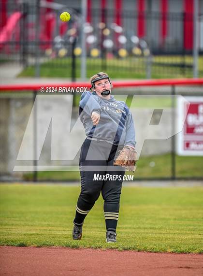 Thumbnail 3 in Elkins vs West Fork (AAA 3A-1 District Tournament) photogallery.