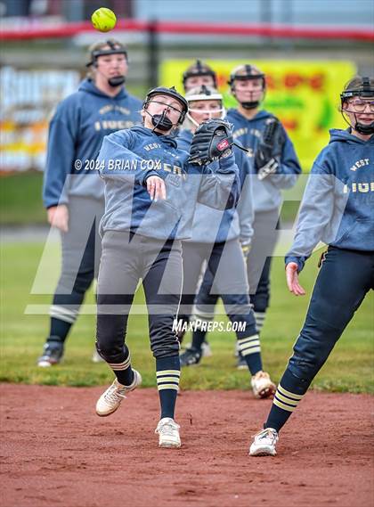 Thumbnail 2 in Elkins vs West Fork (AAA 3A-1 District Tournament) photogallery.