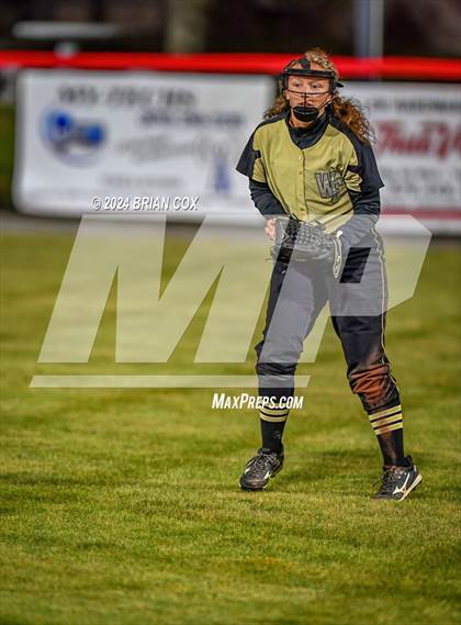 Thumbnail 2 in Elkins vs West Fork (AAA 3A-1 District Tournament) photogallery.