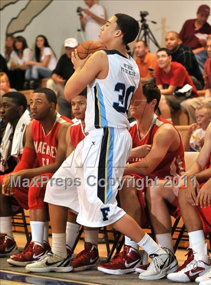 Thumbnail 1 in Mater Dei vs. Foothill (MaxPreps Holiday Classic) photogallery.