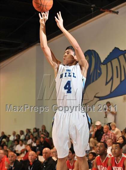 Thumbnail 1 in Mater Dei vs. Foothill (MaxPreps Holiday Classic) photogallery.