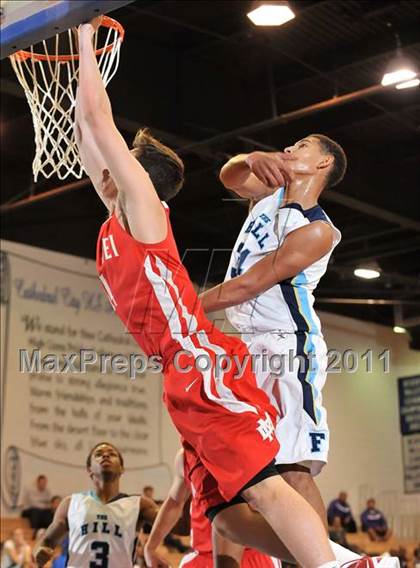 Thumbnail 1 in Mater Dei vs. Foothill (MaxPreps Holiday Classic) photogallery.