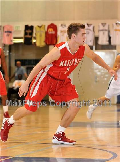 Thumbnail 2 in Mater Dei vs. Foothill (MaxPreps Holiday Classic) photogallery.