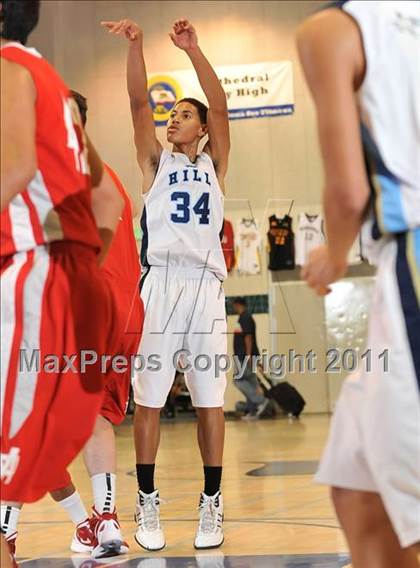 Thumbnail 3 in Mater Dei vs. Foothill (MaxPreps Holiday Classic) photogallery.