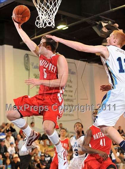 Thumbnail 1 in Mater Dei vs. Foothill (MaxPreps Holiday Classic) photogallery.