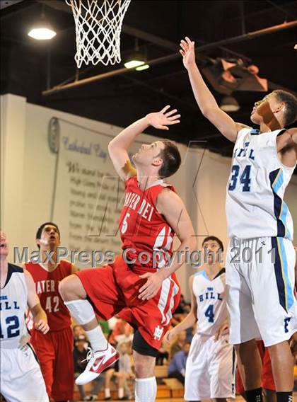 Thumbnail 3 in Mater Dei vs. Foothill (MaxPreps Holiday Classic) photogallery.
