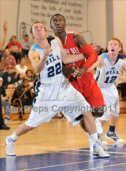 Thumbnail 1 in Mater Dei vs. Foothill (MaxPreps Holiday Classic) photogallery.