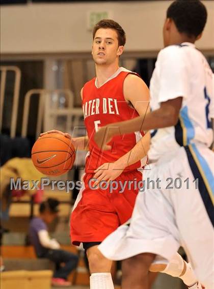 Thumbnail 1 in Mater Dei vs. Foothill (MaxPreps Holiday Classic) photogallery.