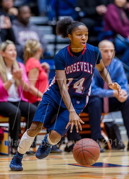Thumbnail 1 in Judson vs. Roosevelt (UIL 5A Bi-District Playoff) photogallery.