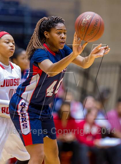 Thumbnail 3 in Judson vs. Roosevelt (UIL 5A Bi-District Playoff) photogallery.