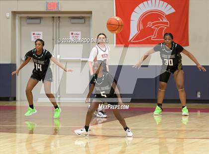 Thumbnail 1 in Lake Ridge vs Corpus Christi Veterans Memorial (McDonald's Texas Invitational) photogallery.