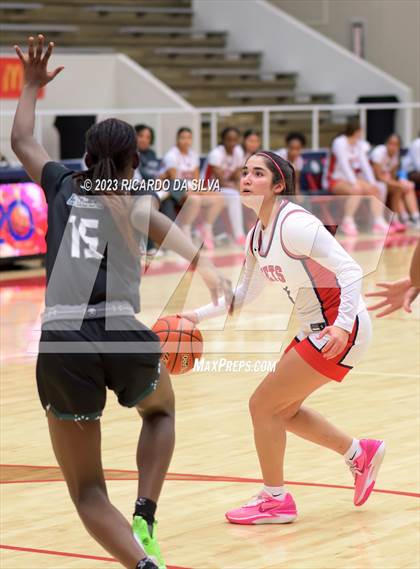 Thumbnail 1 in Lake Ridge vs Corpus Christi Veterans Memorial (McDonald's Texas Invitational) photogallery.