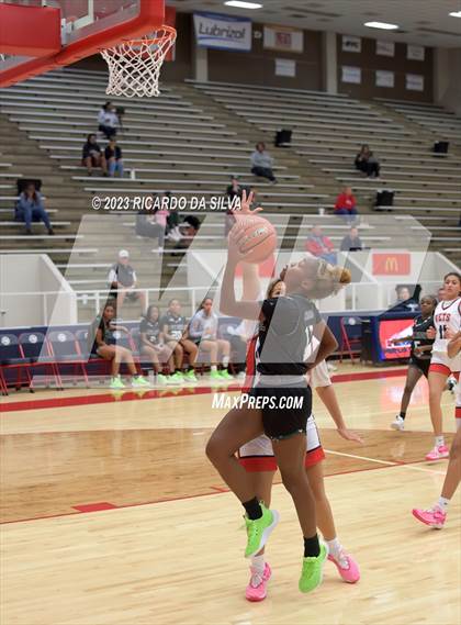 Thumbnail 1 in Lake Ridge vs Corpus Christi Veterans Memorial (McDonald's Texas Invitational) photogallery.