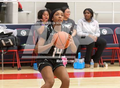 Thumbnail 3 in Lake Ridge vs Corpus Christi Veterans Memorial (McDonald's Texas Invitational) photogallery.