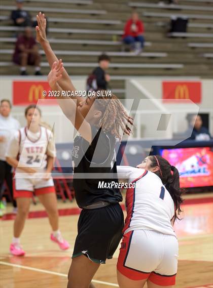 Thumbnail 3 in Lake Ridge vs Corpus Christi Veterans Memorial (McDonald's Texas Invitational) photogallery.