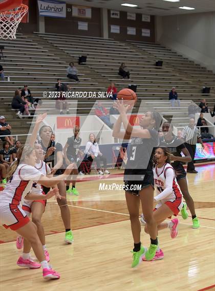 Thumbnail 3 in Lake Ridge vs Corpus Christi Veterans Memorial (McDonald's Texas Invitational) photogallery.