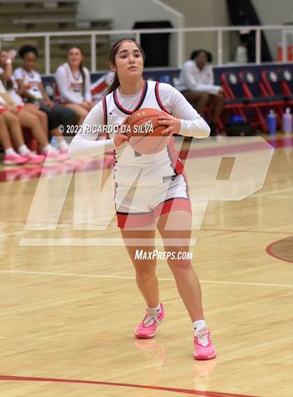 Thumbnail 1 in Lake Ridge vs Corpus Christi Veterans Memorial (McDonald's Texas Invitational) photogallery.