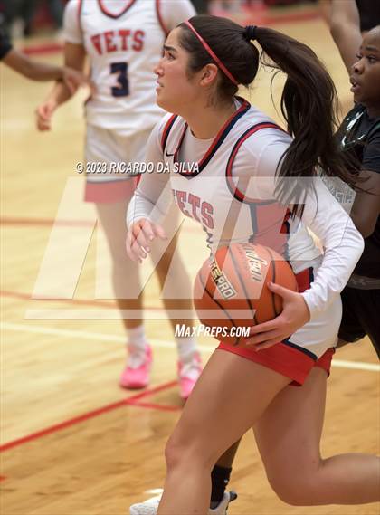Thumbnail 3 in Lake Ridge vs Corpus Christi Veterans Memorial (McDonald's Texas Invitational) photogallery.
