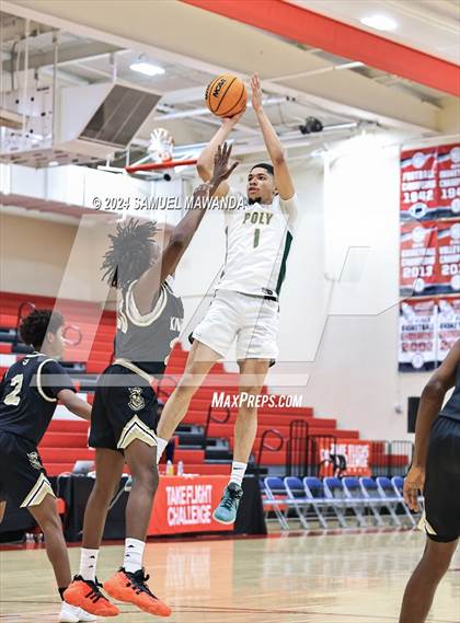 Thumbnail 2 in Long Beach Poly vs Bishop Montgomery  (Take Flight Challenge) photogallery.
