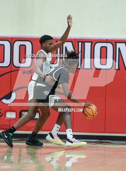 Thumbnail 3 in Long Beach Poly vs Bishop Montgomery  (Take Flight Challenge) photogallery.