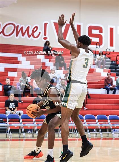 Thumbnail 2 in Long Beach Poly vs Bishop Montgomery  (Take Flight Challenge) photogallery.