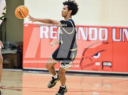 Thumbnail 3 in Long Beach Poly vs Bishop Montgomery  (Take Flight Challenge) photogallery.