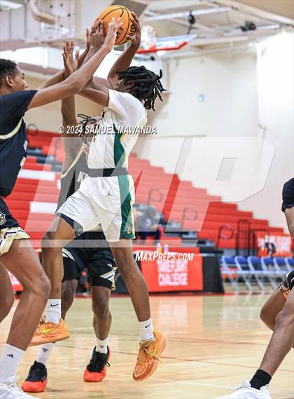 Thumbnail 3 in Long Beach Poly vs Bishop Montgomery  (Take Flight Challenge) photogallery.