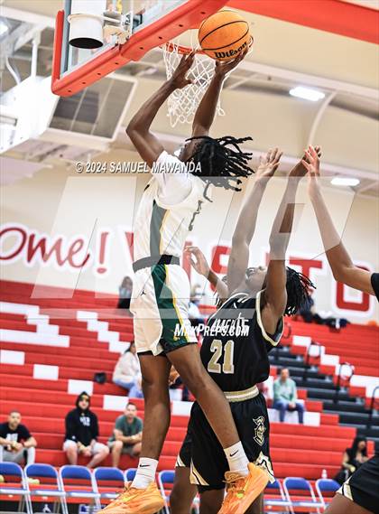 Thumbnail 1 in Long Beach Poly vs Bishop Montgomery  (Take Flight Challenge) photogallery.