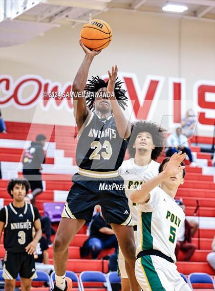 Thumbnail 3 in Long Beach Poly vs Bishop Montgomery  (Take Flight Challenge) photogallery.