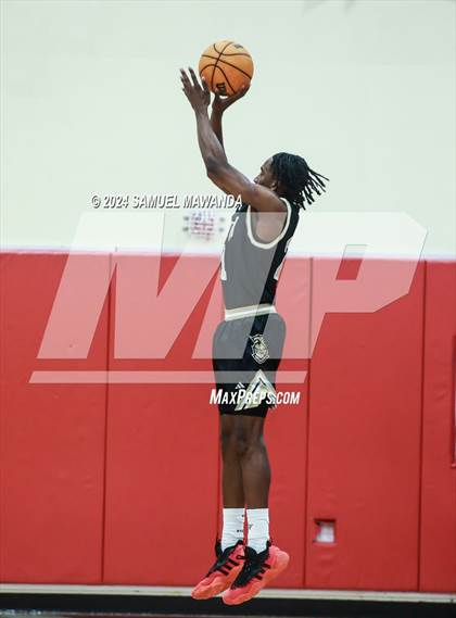 Thumbnail 3 in Long Beach Poly vs Bishop Montgomery  (Take Flight Challenge) photogallery.