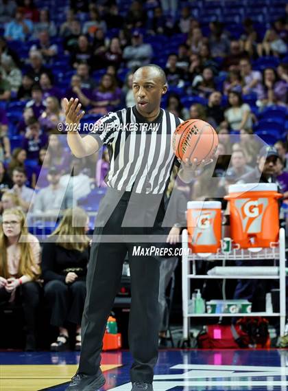 Thumbnail 2 in Boerne vs. Canyon (UIL 4A Basketball Semifinal) photogallery.