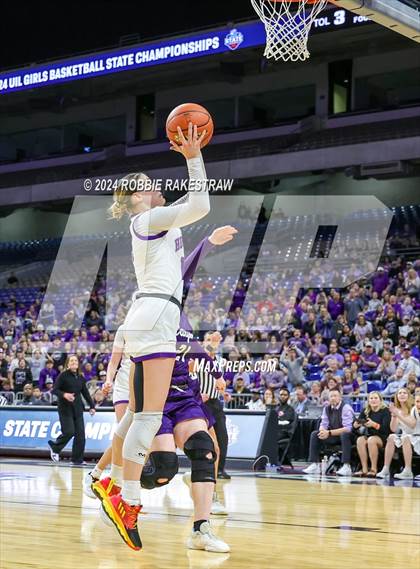 Thumbnail 3 in Boerne vs. Canyon (UIL 4A Basketball Semifinal) photogallery.