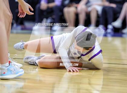 Thumbnail 2 in Boerne vs. Canyon (UIL 4A Basketball Semifinal) photogallery.