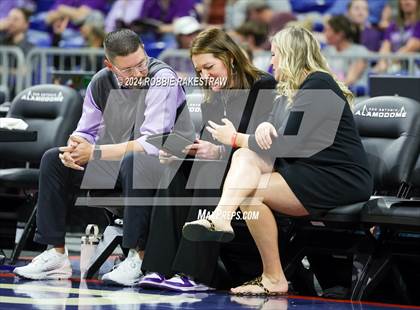 Thumbnail 2 in Boerne vs. Canyon (UIL 4A Basketball Semifinal) photogallery.